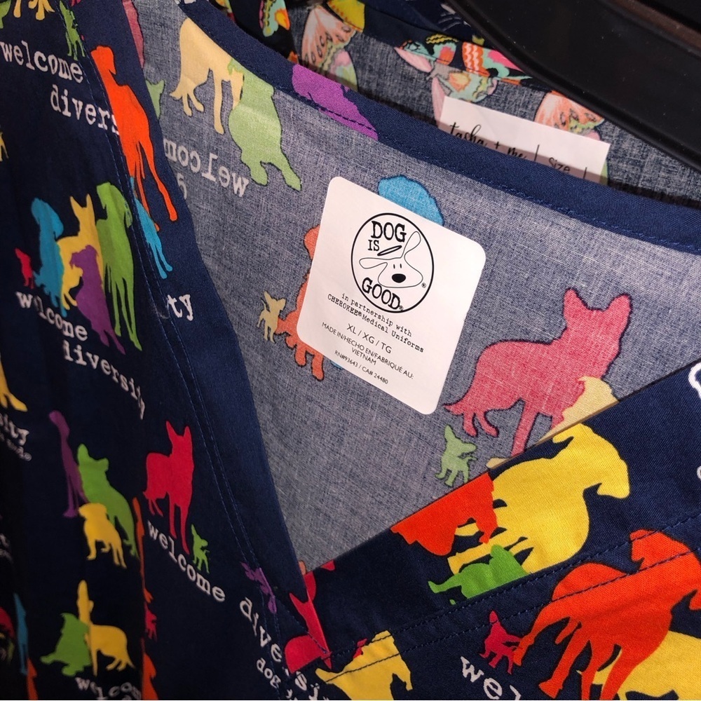 Cherokee Diversity Rainbow Dog Print Scrub Top XL - Picture 6 of 9